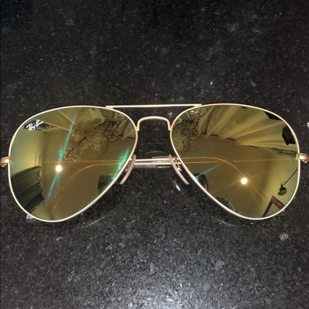 Gold Ray-Ban aviators